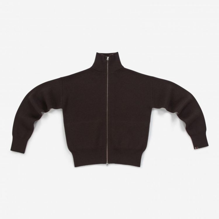 xtra out 074 D.BROWN