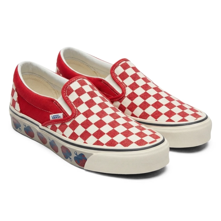 Classic Slip-On - RACING RED