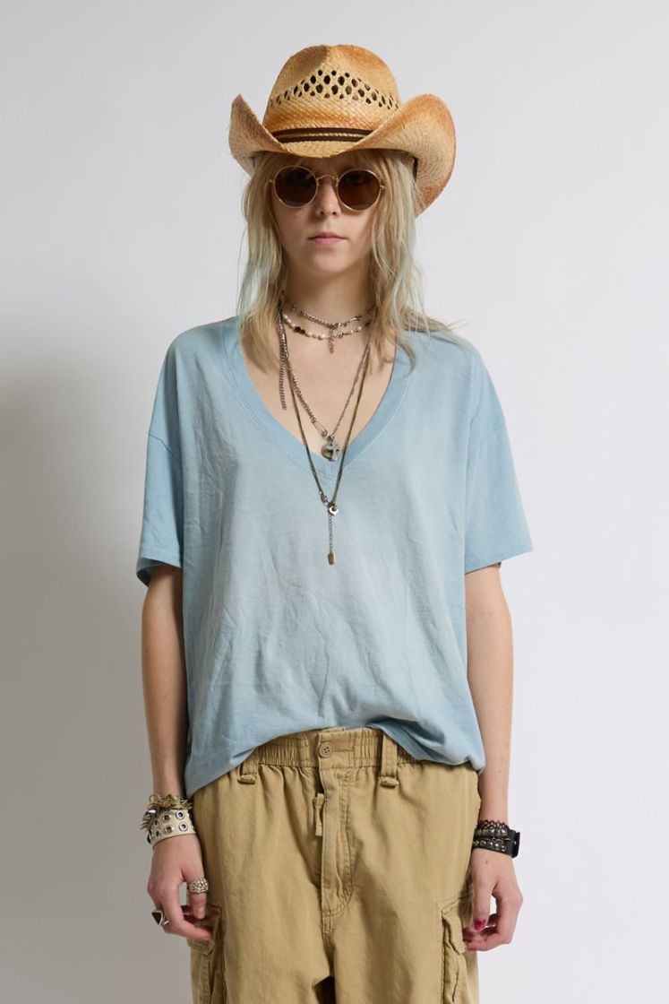 V-NECK RELAXED T - WASHED BLUE